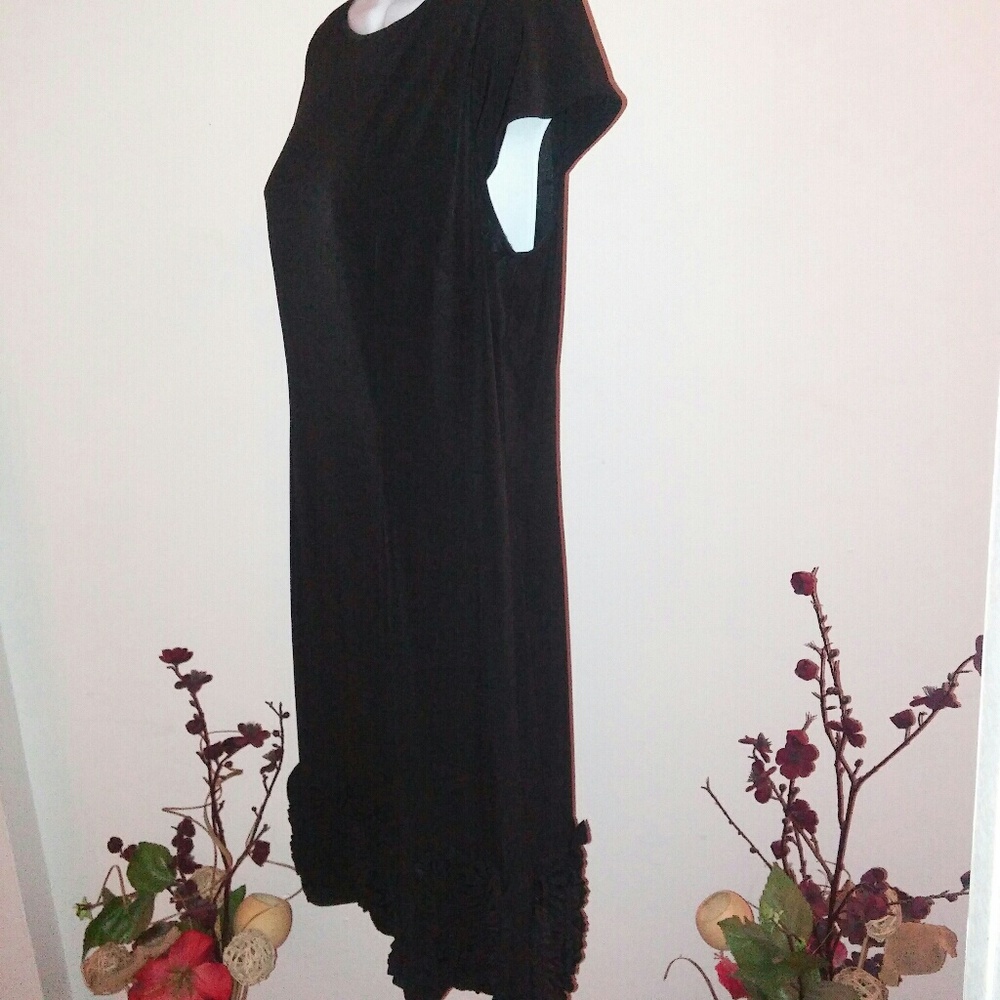 Sleevles Studio Black Short Sleeve Cocktail Dress
